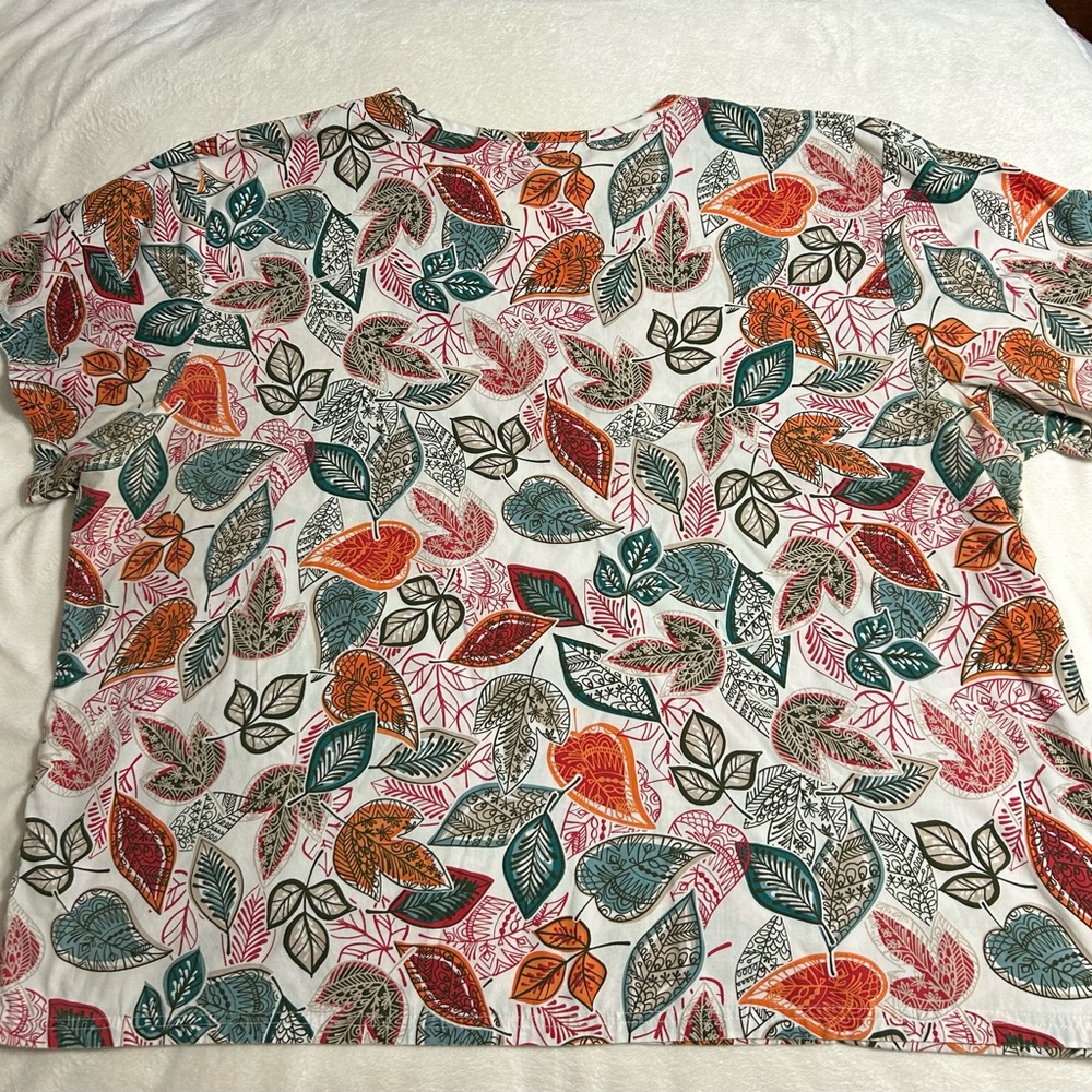 Barely worn 3XL Medical Scrub Top. White, With Fall Leaves Green and Orange